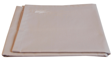 Das weiße farbene Bettuch aus 97% Baumwolle und 3 % Metall schützt Sie im Schlaf vor elektromagnetischen Strahlungen, wie z.B. vom Handy.
